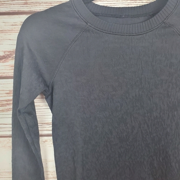 Lululemon Womens Size 4 Black Rest Less Textured Floral Long Sleeve Pullover #5 - Picture 6 of 11
